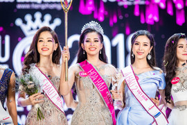 Trần Tiểu Vy đăng quang Hoa hậu Việt Nam 2018