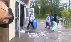 Video: Nạn hôi của hoành hành sau siêu bão Florence ở Mỹ