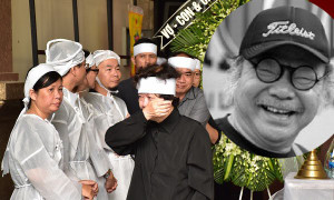 Người thân thất thần trong lễ tang của NSND Đoàn Dũng