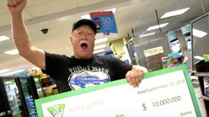 Người đàn ông trúng xổ số 10 triệu USD nhờ 1 cơn mưa