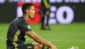 'Ronaldo rời Real Madrid vì tiền'