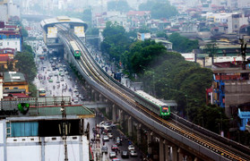 Video: Cận cảnh 13 đầu tàu đường sắt Cát Linh- Hà Đông chạy thử trên đường ray toàn hệ thống