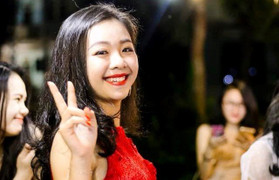 Bị phạt hát trước lớp, nữ sinh xinh đẹp ĐH Vinh khiến dân mạng tìm kiếm