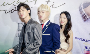 Sau ồn ào với fan BTS, Hòa Minzy rạng rỡ cùng Erik đến chúc mừng Đức Phúc