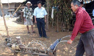 Học hết lớp 8, lão nông chế tạo máy xới đa năng
