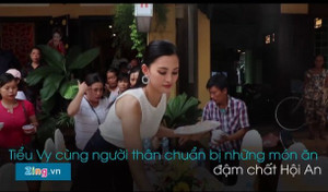Video: Hoa hậu Tiểu Vy tất bật bày biện cỗ mừng tại nhà riêng ở phố cổ Hội An