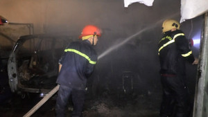 Cháy gara ô tô trong đêm, 4 chiếc xe bị thiêu rụi ở Đà Nẵng