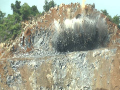 Nổ mìn khai thác đá ở Thừa Thiên - Huế, 1 người chết thảm