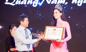 Đăng quang Hoa hậu Việt Nam 2018, Trần Tiểu Vy được UBND Quảng Nam tặng bằng khen