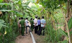 Phát hiện xác chết đang phân hủy dưới kênh ở Trà Vinh
