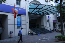 Cơ quan, công sở Hà Nội treo cờ rủ Quốc tang Chủ tịch nước Trần Đại Quang