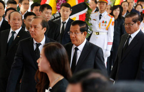Thủ tướng Hun Sen đến viếng người bạn cũ - Chủ tịch nước Trần Đại Quang
