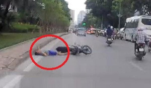 Clip: Thanh niên phóng xe máy lạng lách và cái kết đắng