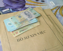 Truy tố 2 nghi can lừa chạy việc, chiếm đoạt hơn 2 tỷ đồng