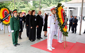 Đoàn đại biểu Nga tới viếng Chủ tịch nước Trần Đại Quang