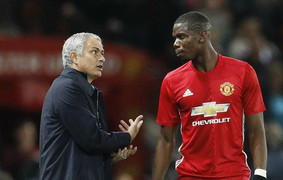 Nội bộ MU 'rối như tơ vò': Mặc kệ Mourinho, tâm trí Pogba không còn ở Old Trafford