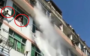 Clip: Lính cứu hỏa 'hạ gục' cô gái đòi tự tử trong 10 giây theo cách không tưởng