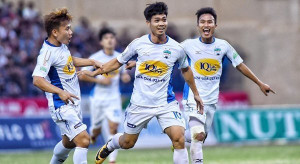 Công Phượng bị treo giò, lỡ cơ hội đua vua phá lưới V-League