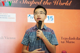 Cậu bé 13 tuổi ở Hà Nội mở triển lãm lịch sử