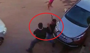 Clip: Cướp nhầm điện thoại cảnh sát, gã đàn ông bị bắn gục