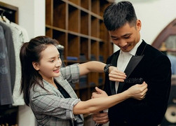 Nàng dâu Bảo Thanh tình tứ bên ông xã