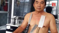 Video: 'Dị nhân' Tiền Giang hút vật dụng bằng inox
