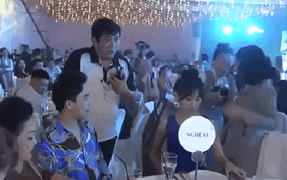 Trấn Thành khó chịu khi Hari Won bị đổ nước lên người trong sinh nhật Đàm Vĩnh Hưng