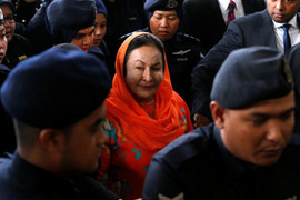 Vợ cựu Thủ tướng Malaysia bị cáo buộc 17 tội danh liên quan rửa tiền và trốn thuế