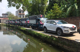 Clip: Thú vị cảnh rước dâu bằng dàn xe tải ở Hà Nội