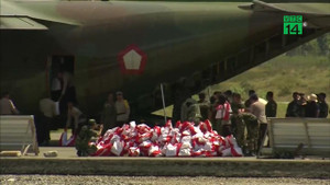 Indonesia khẩn cấp chuyển hàng cứu trợ, di tản người sống sót