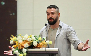 Đêm nhạc có 'hoàng tử ballad' Shayne Ward sẽ lùi sang tháng 11