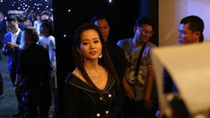 Video: Sau ồn ào với Kiều Minh Tuấn, An Nguy lúng túng trước ống kính tại tiệc cưới Lan Khuê