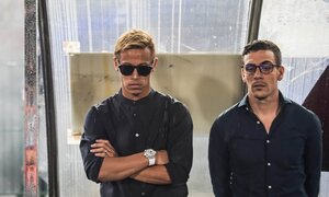 Keisuke Honda gặp khó khi đảm đương vai trò cầu thủ và HLV Campuchia