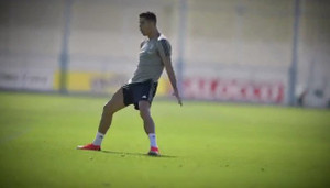 Clip: Ronaldo tích cực tập luyện giữa nghi án hiếp dâm