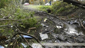 Limousine lao đi với tốc độ 100 km/h gây tai nạn kinh hoàng, 20 người thiệt mạng