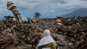 Indonesia: Số người chết tăng lên 1.944, không còn nhiều hi vọng tìm thấy người sống sót