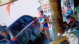Tiện tay bắt trộm chó trong lúc mua bánh gai, quay lại trả sau 1 đêm bị dân mạng truy lùng