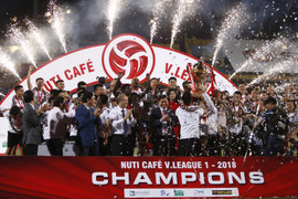 Infographic: CLB Hà Nội vô địch xứng đáng, sân Thiên Trường lập kỷ lục khán giả V-League 2018
