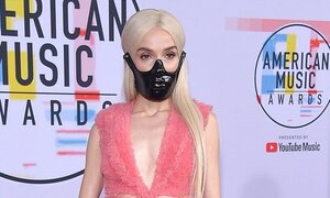 Những bộ cánh xấu nhất thảm đỏ 'American Music Awards'