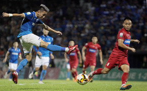 Hai tiền vệ hay nhất V-League không được HLV Park Hang Seo triệu tập