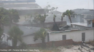 Video: Hãi hùng sức gió hủy diệt của siêu bão Michael đổ bộ nước Mỹ