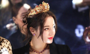 Nhan sắc mỹ nhân Tân Cương vượt mặt Angela Baby trở thành Nữ thần Kim Ưng 2018