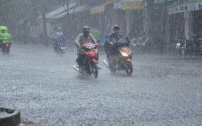 Trung bộ mưa lớn, cảnh báo sạt lở vùng núi