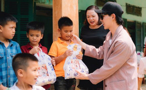 Mừng tuổi 21, Erik cùng fan đi từ thiện khắp 3 miền