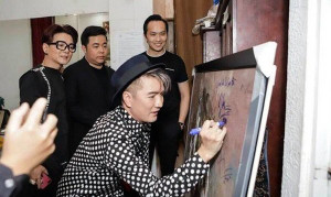 Bị giới họa sĩ chỉ trích vì ký tên lên tranh, Đàm Vĩnh Hưng lên tiếng