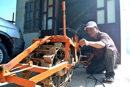 Máy cày đa năng của lão nông Quảng Nam
