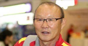 Về tới quê nhà, HLV Park Hang Seo nói điều khác thường