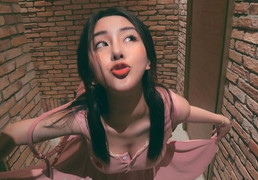 Nữ sinh lớp 12 sở hữu thân hình gợi cảm, gương mặt đẹp từng centimet có gần 500.000 người theo dõi