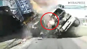 Clip: Xe tải nát đầu sau va chạm thảm khốc, 2 mẹ con thoát chết kỳ diệu