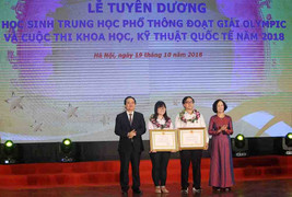 ‘Cô gái vàng’ Olympic Sinh học quốc tế nhận Huân chương Lao động Hạng Ba của Chủ tịch nước